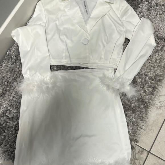 White set - Picture 1 of 6